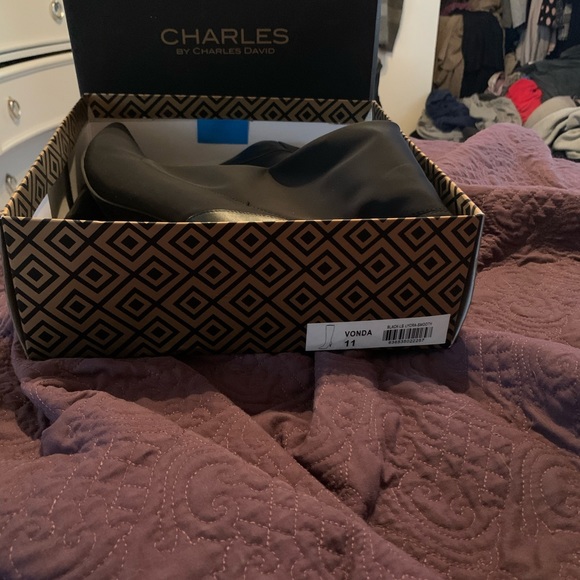 charles david poca bootie